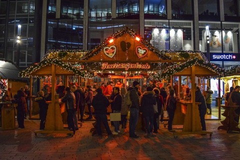 christmas-market-g06ad6d1c7_640